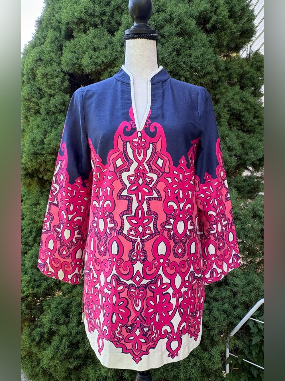 Lilly Pulitzer Navy and Pink Tag Detail Top